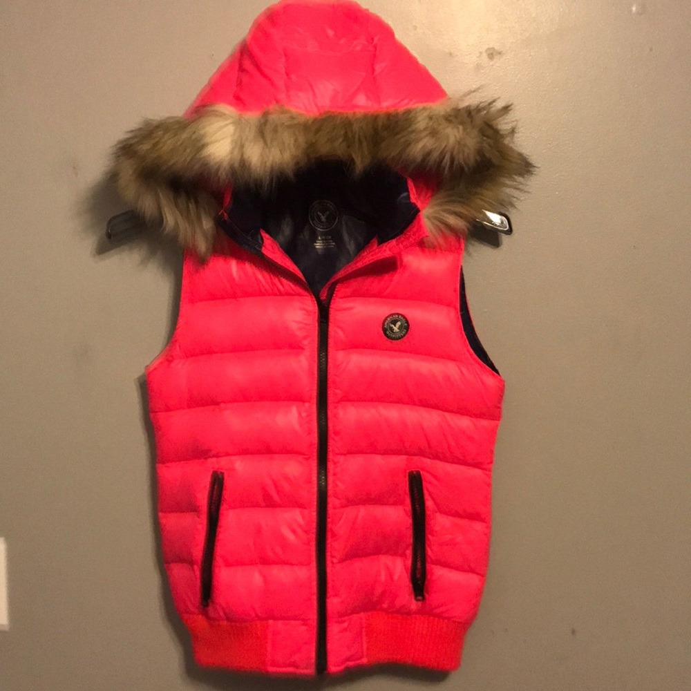 American Eagle puffer vest